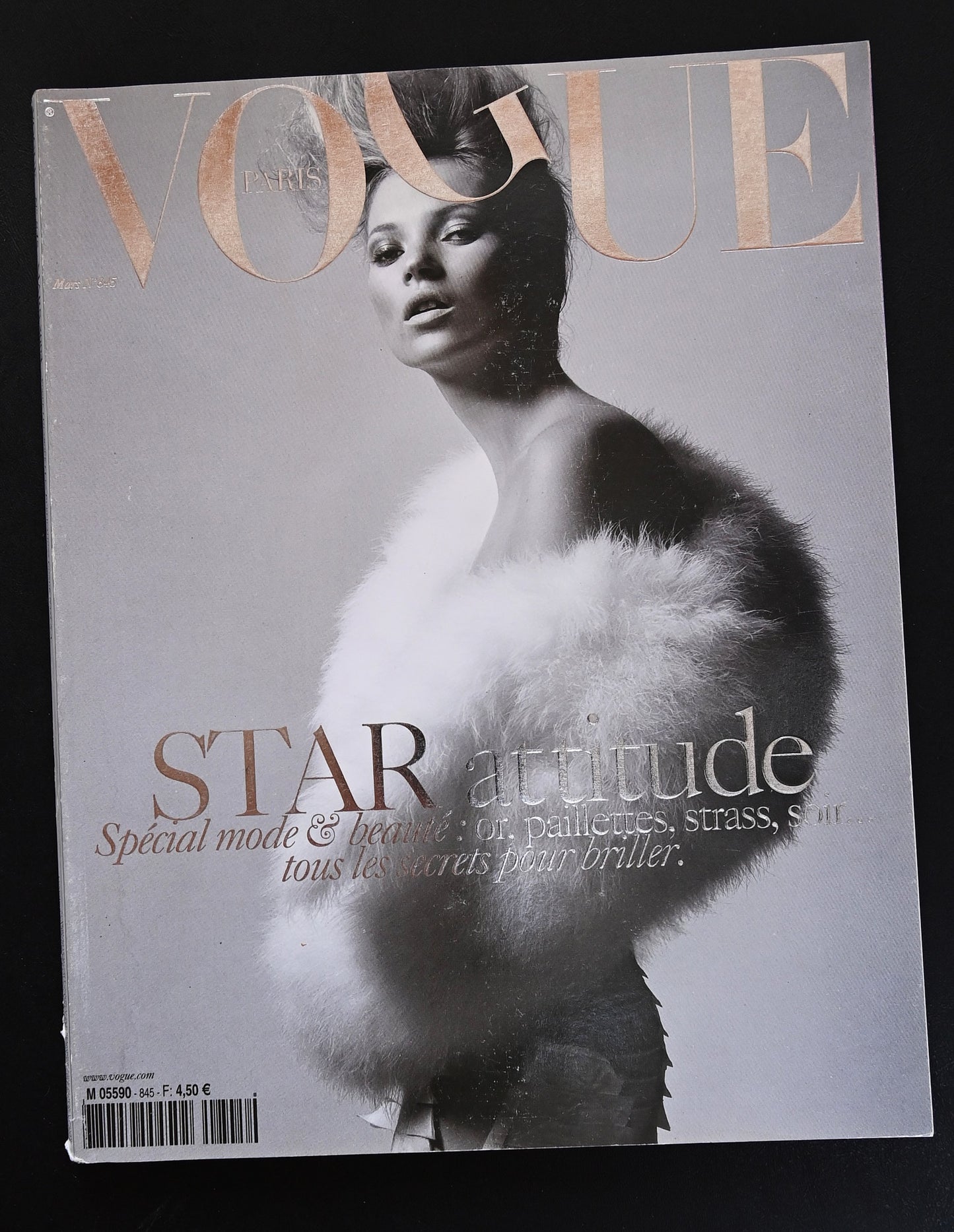 PARIS VOGUE MARCH 2004